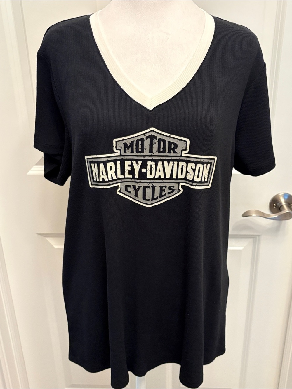 Harley-Davidson women’s Black Top V-Neck White Trim Large